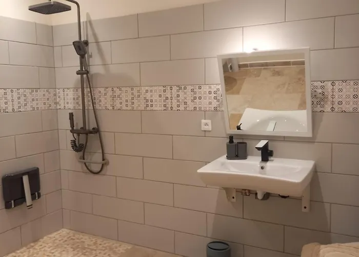 Casa de Férias L'ancienne Distillerie Moulons