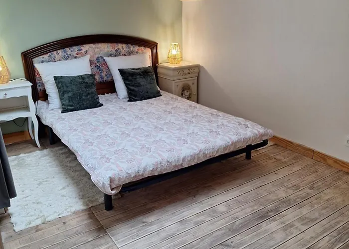 Casa de Férias L'ancienne Distillerie Moulons