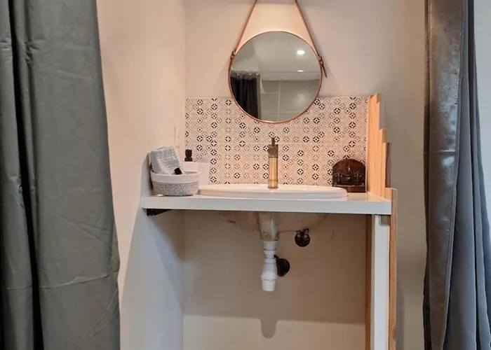 L'ancienne Distillerie Moulons